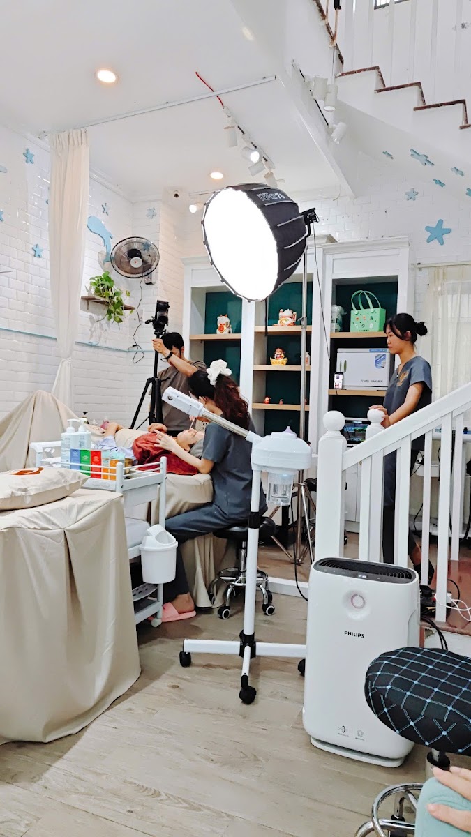 White Rose Spa – Hair Wash, Head Spa & Massage
